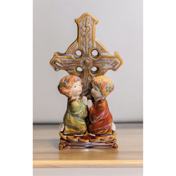 Children Praying Cross Religious Ceramic Pottery Hand Painted Glazed Figurine - Picture 1 of 9